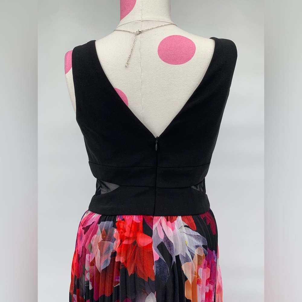 Xscap Pleated Floral-Print Evening Gown Size 4P - Picture 6 of 9